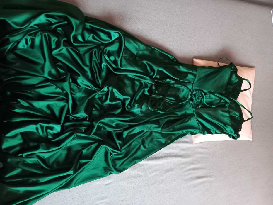 Sukienka na studniówkę rozmiar M. Raz noszona.