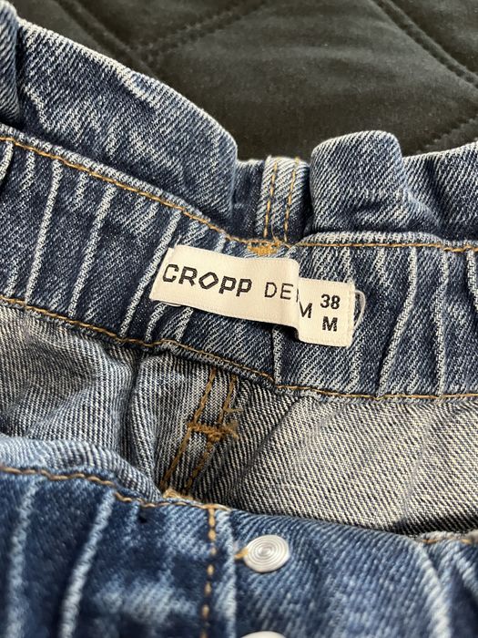 Jeansy paperbag z marszczeniem Cropp