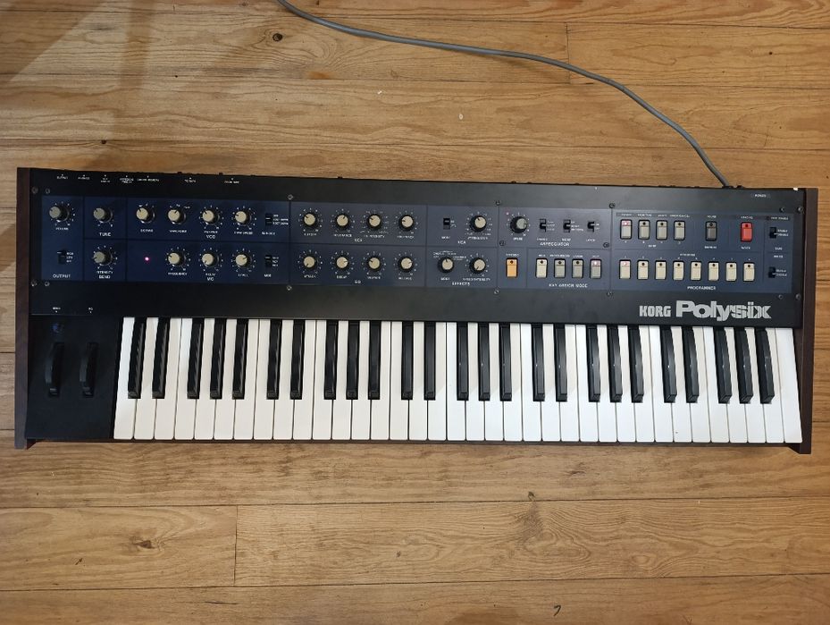Sintetizador Korg Polysix