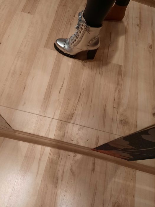 Buty  botki  damskie  srebrne skóra  ekologiczna  38 nowe