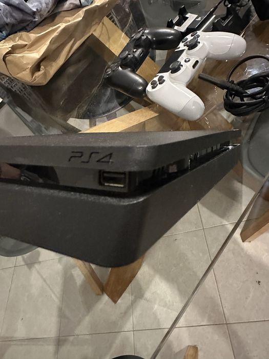 Ps4 1 TB+ 3 comandos