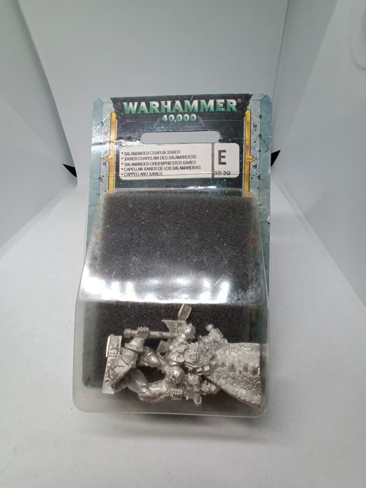 Salamander Chaplain Xavier metal Space Marines Warhammer 40k 2