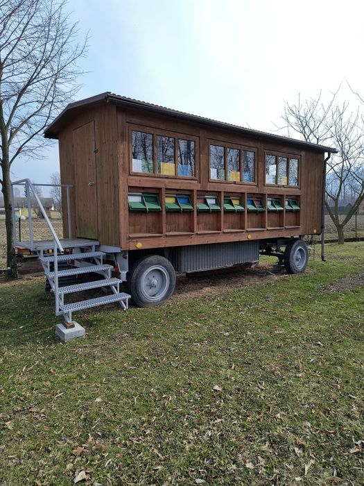 Pawilon wóz pszczelarski