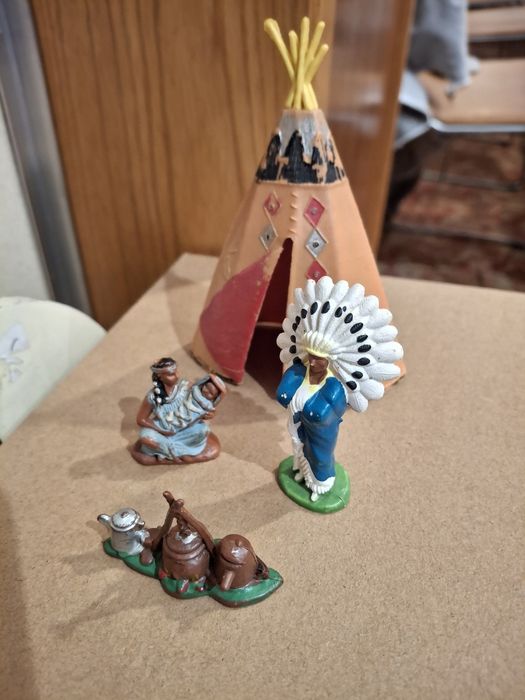 Bonecos antigos britains indios