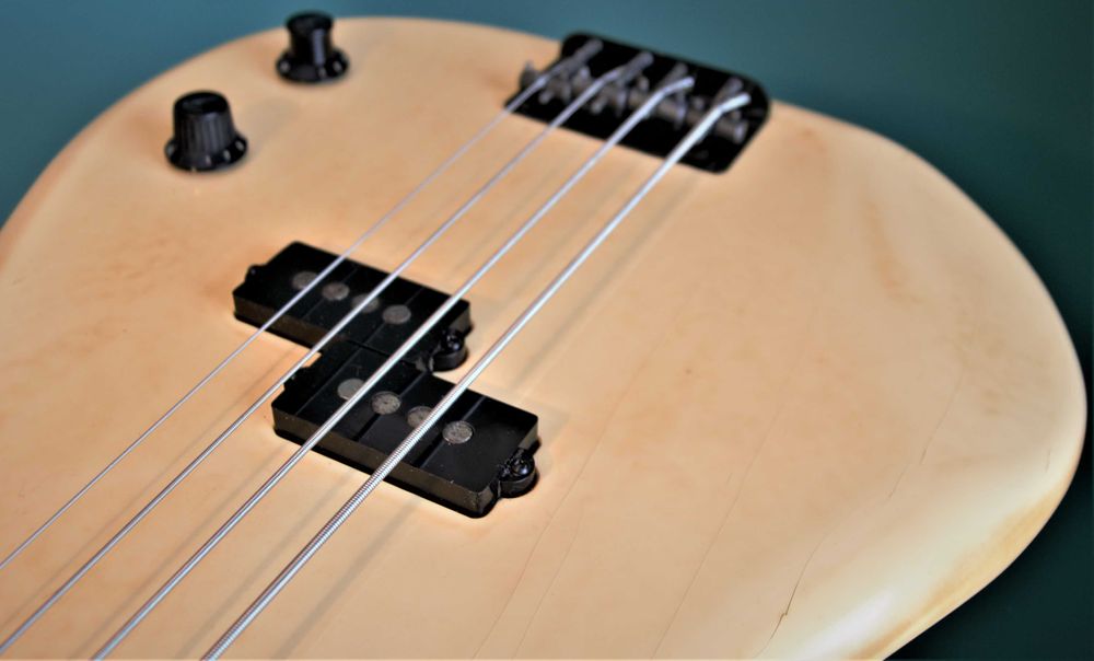 FENDER Precision bas  made in japan