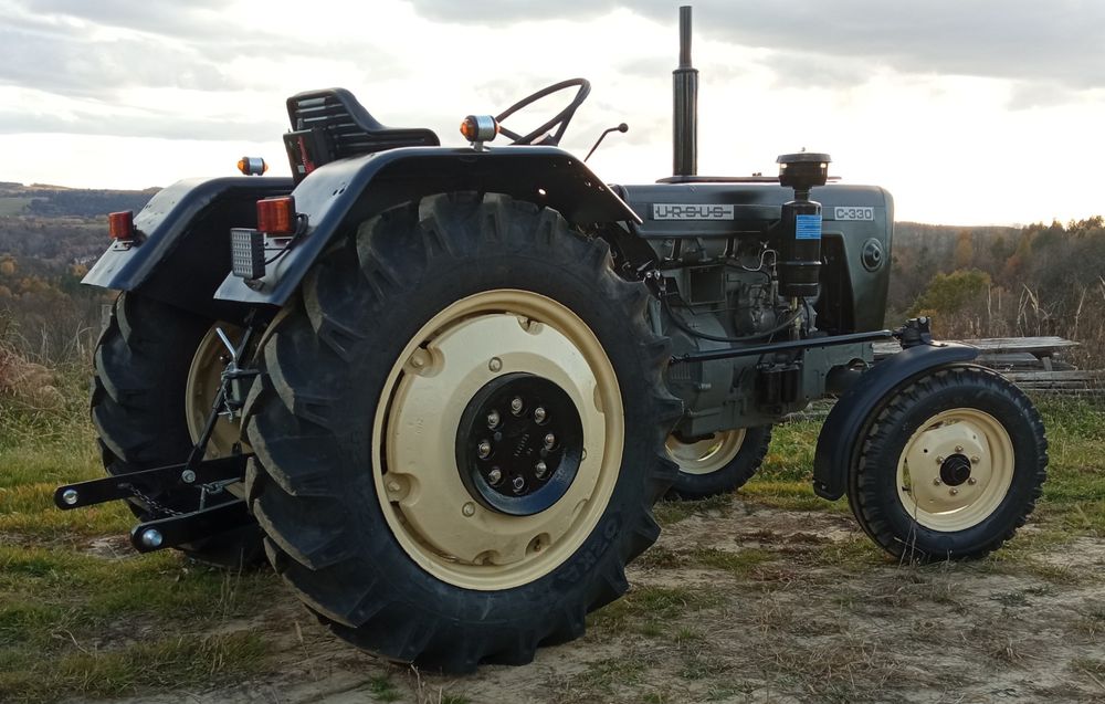Ursus C-330, wspomaganie, miękka przednia oś, łożyska stozkowe tył