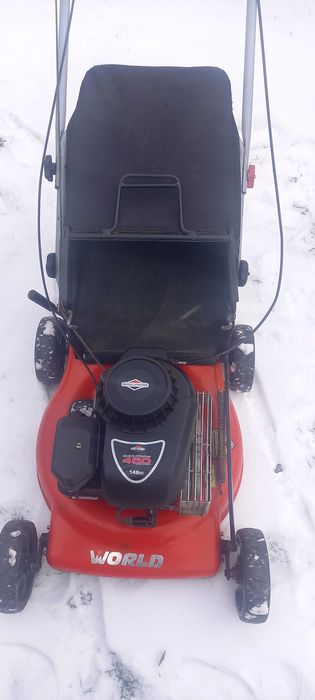 Kosiarka spalinowa  silnik Briggs 4,5 km z koszem