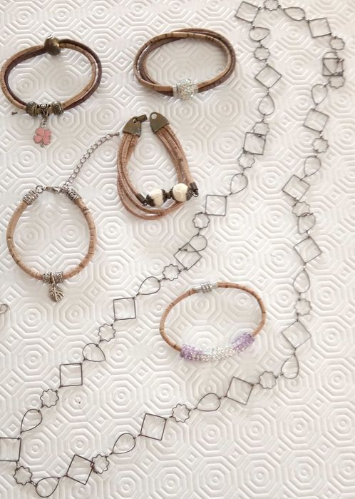 Fios e pulseiras, lote todo por 6€