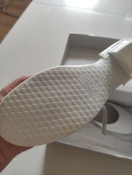 Białe eleganckie  buty do sukienki 34 nowe  zarro skóra