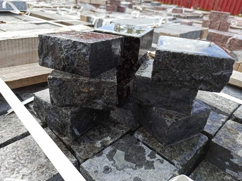 Granit kostka granitowa czento łupana płomieniowana 10/10/6
