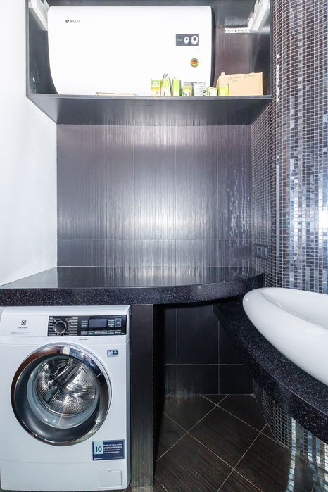 Без% Продам 3-к, вул. Чорновола 2 , метро 5 хвилин