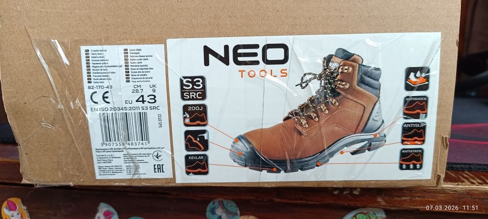 Ботінки Neo нові