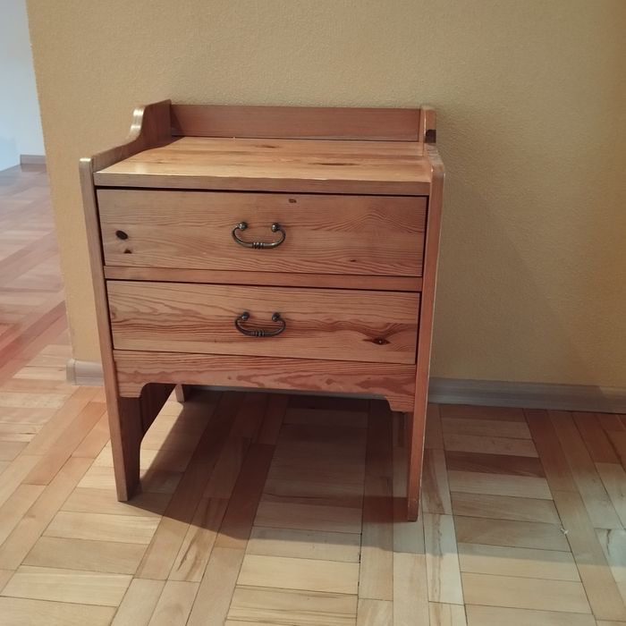Szafka nocna, nakastlik drewniany