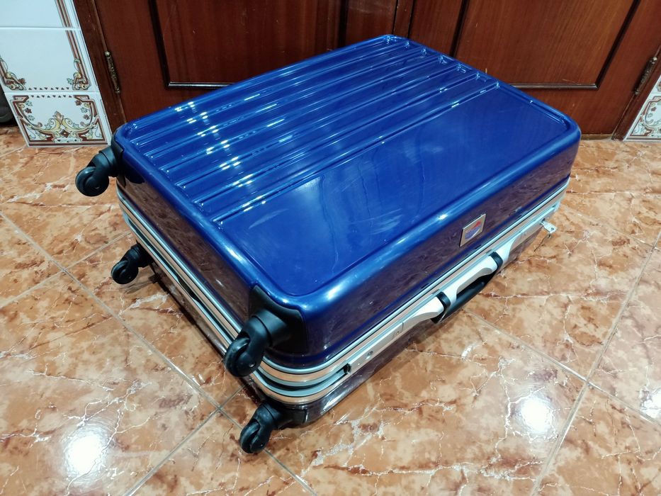 Mala malas de porão mais de 23 kg viagem casa quarto apartamento vivenda carro cozinha.