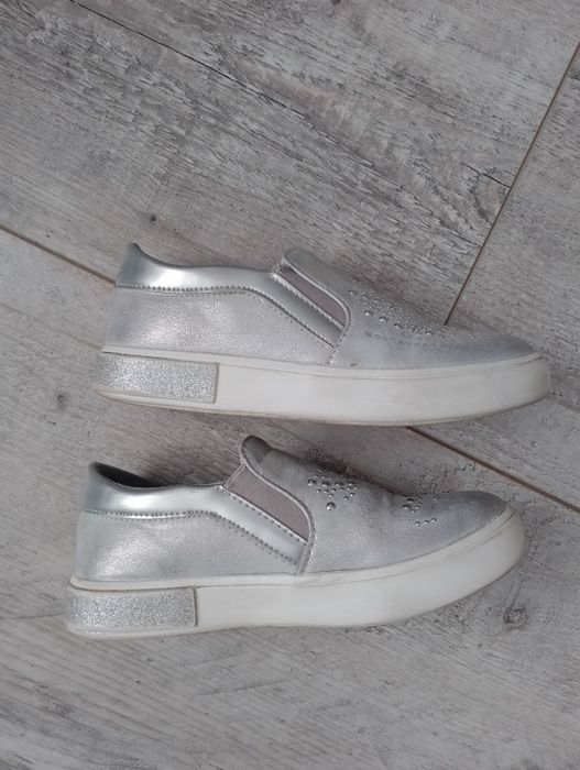 Buty wsuwane dla dziewczynki 30