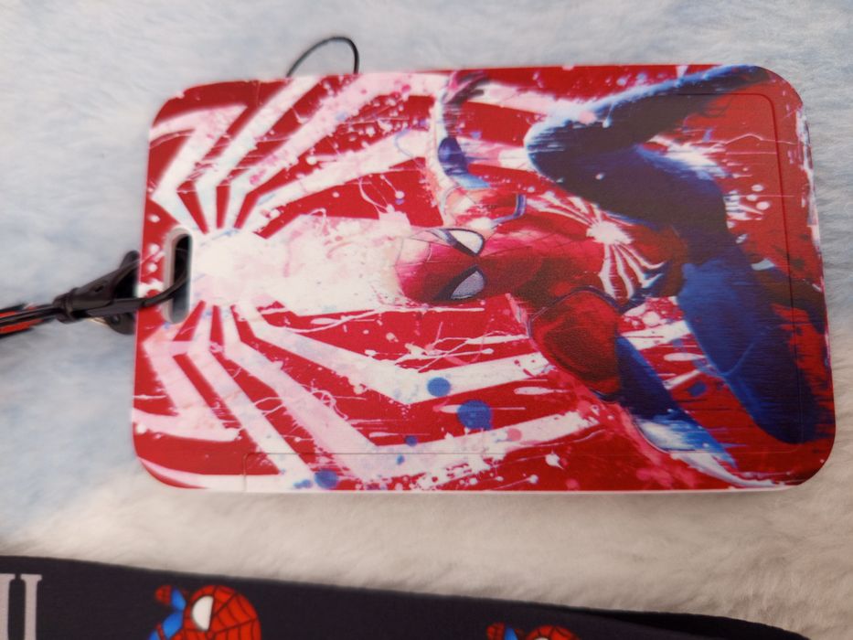 Porta cartões do homem aranha.