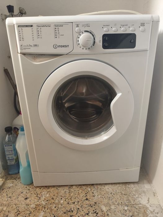 Máquina lavar roupa Indesit