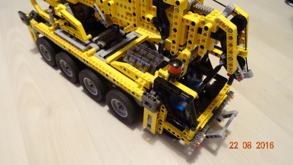 8421 Lego Technic Dźwig Żuraw Mobile Crane -2005r UNIKAT
