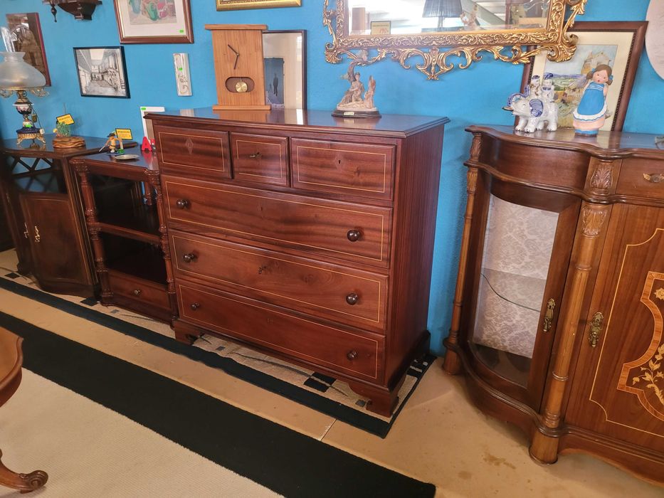 Grande cómoda em madeira - óptimo estado e qualidade