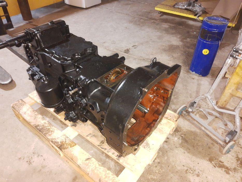 Коробка Кпп і Проміжутка Мтз 1221 трансмісія коробка передач мТз 1025