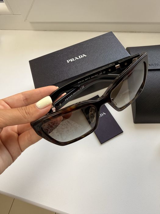 Продам очки Prada