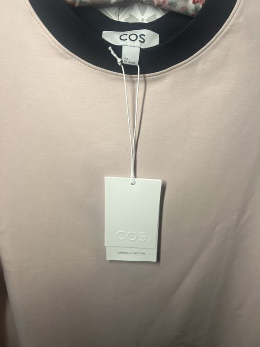 Футболка COS жиноча