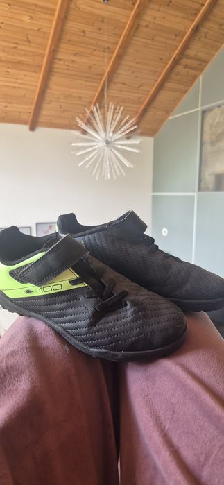 Buty na piłkę korki rozm 32