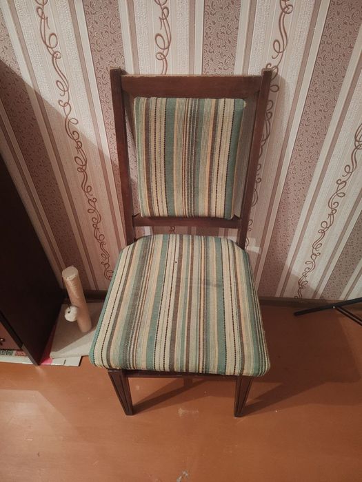 Меблі з дерева..