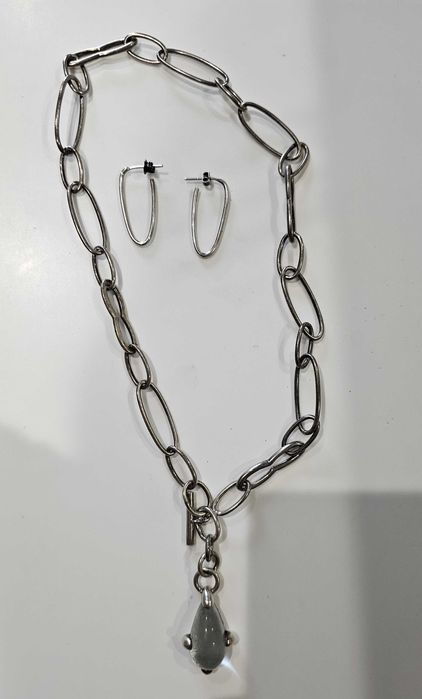 Colar com pedra e brincos em prata