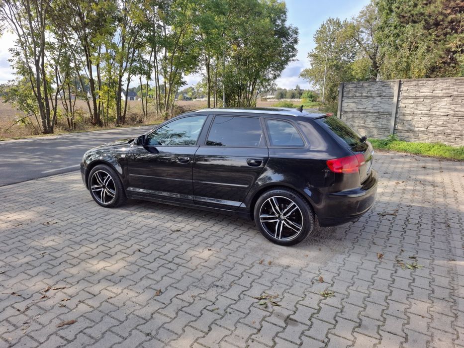 Audi a3 lift Sportback 2.0 tdi alufelgi 17 klima 6 biegów zadbana