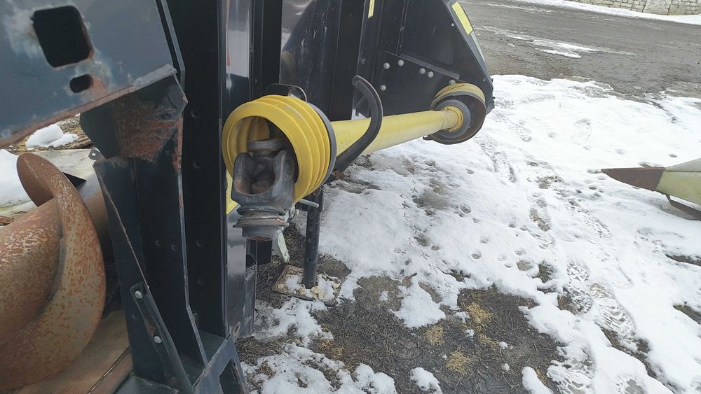 Жатка для збирання кукурудзи Oros 8+HSA