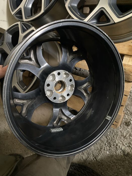Колеса , диски R21 Rivian R1T R1S