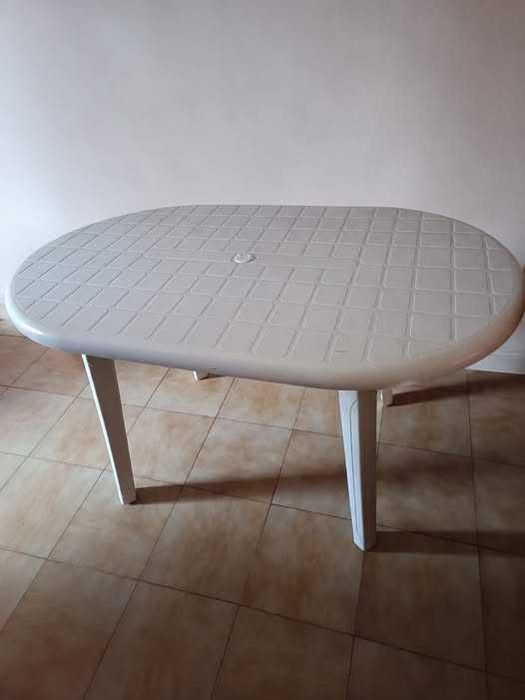 Mesa de jardim e outros fins em plástico