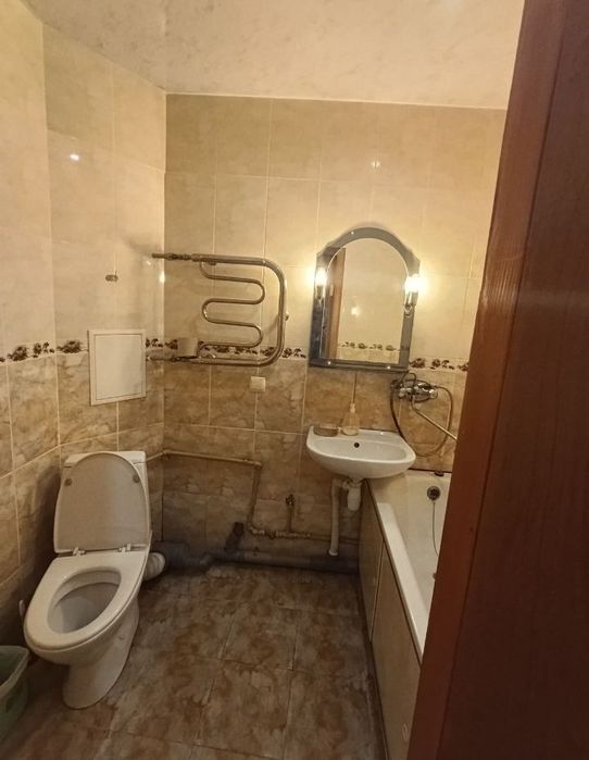 Продаж двокімнатної квартири в смт. Озерне