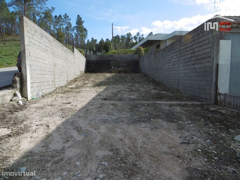 Terreno com possibilidade de construção