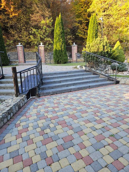 Продається ресторанний комплекс у Калинах