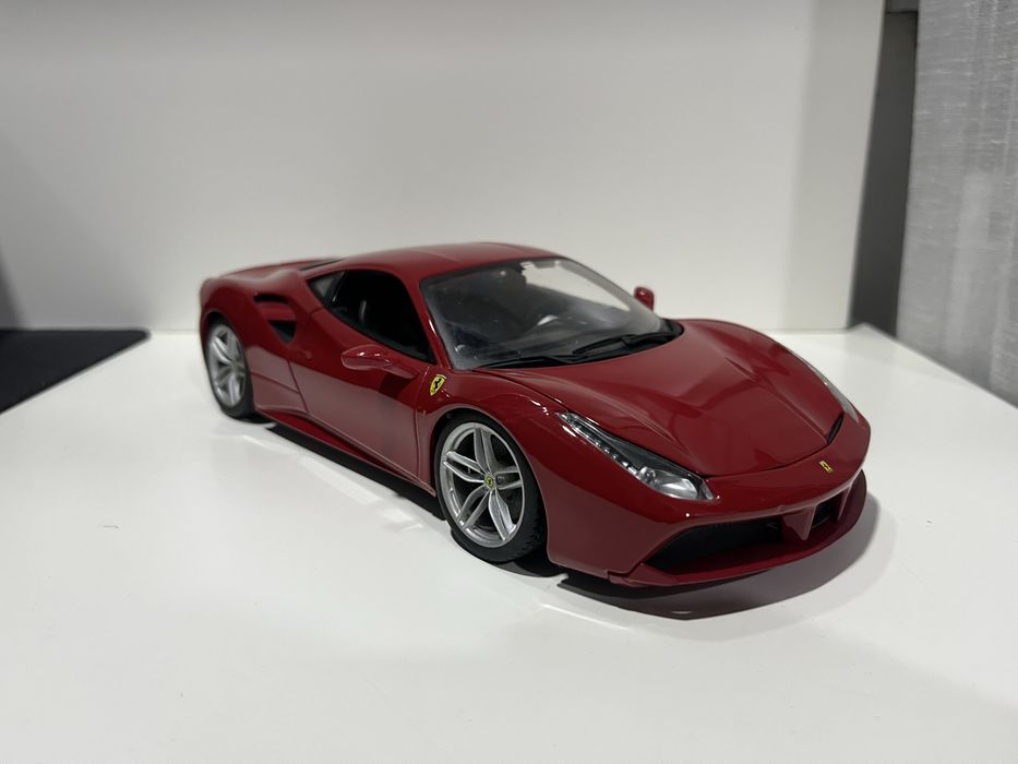 Ferrari 488GTB 1:18 ( Descriçao)
