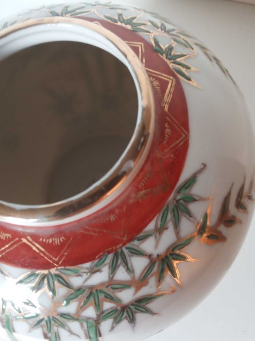 Pote chinês, fabricado em Macau, usado