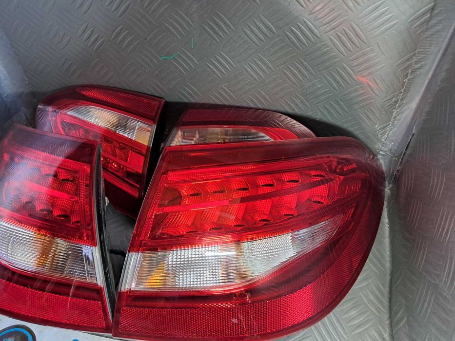 Farolim Farolins Mercedes W205 carrinha C200 C220 C250 C300