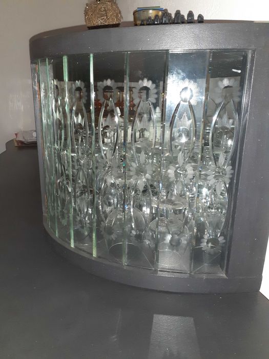 Kredens lata 50 po renowacji.