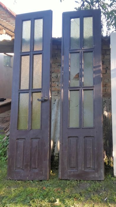 Дерев'яні двері ,
