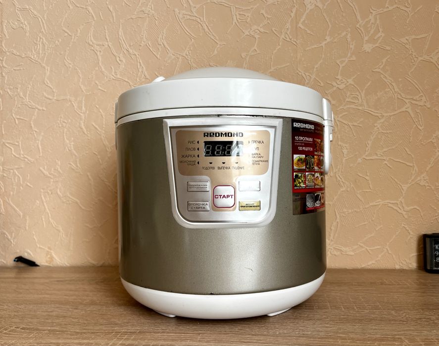 Мультиварка Redmond 10 програм | Хороший стан | Чаша антипригарна