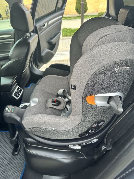 Продам Автокресло Cybex Sirona Zi i-Size