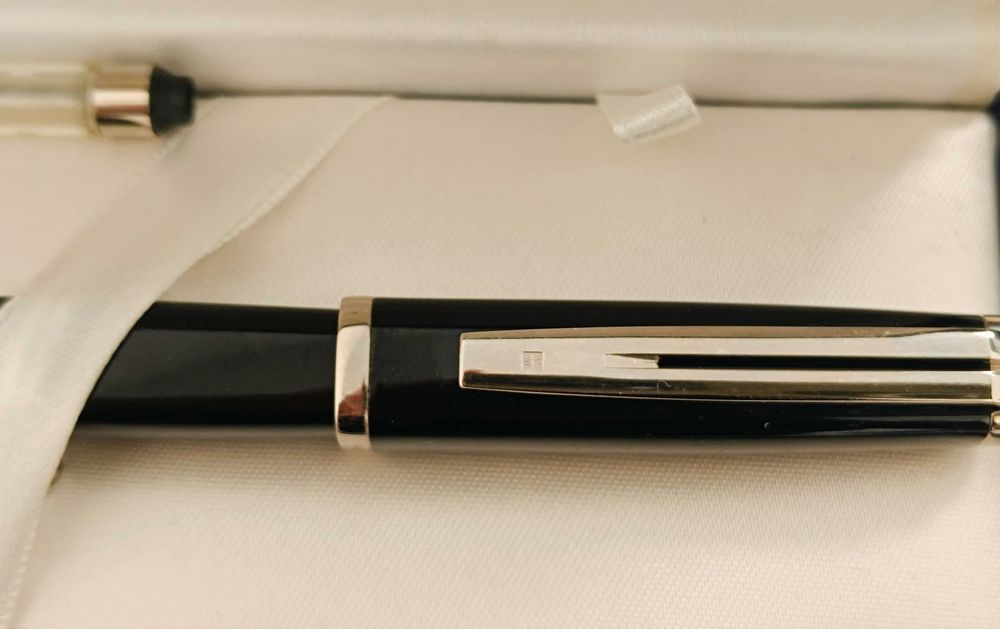 Waterman Exception Slim Black – Caneta com aparo de 18k
