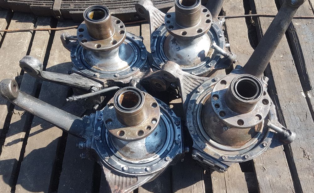 Шарова опора кулака ГАЗ 66 ліва