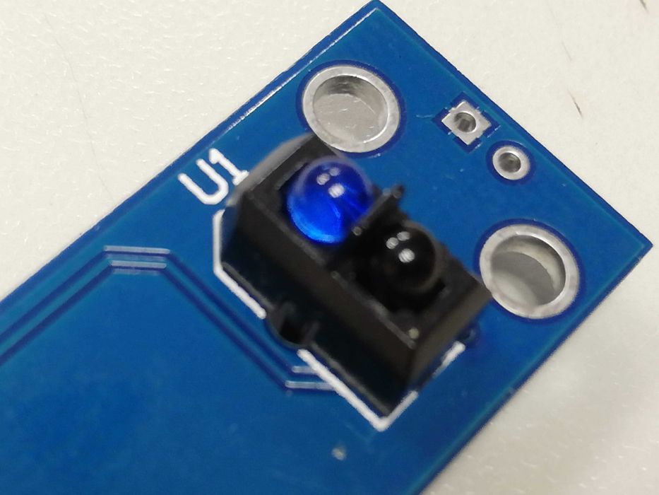 Line-following and obstacle-detection module for robots64862893007362124