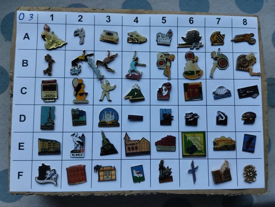 (O) Pins de vários temas