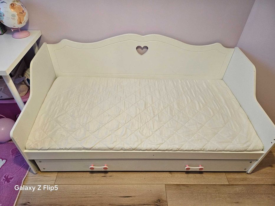 Łóżko dziecięce z materacem