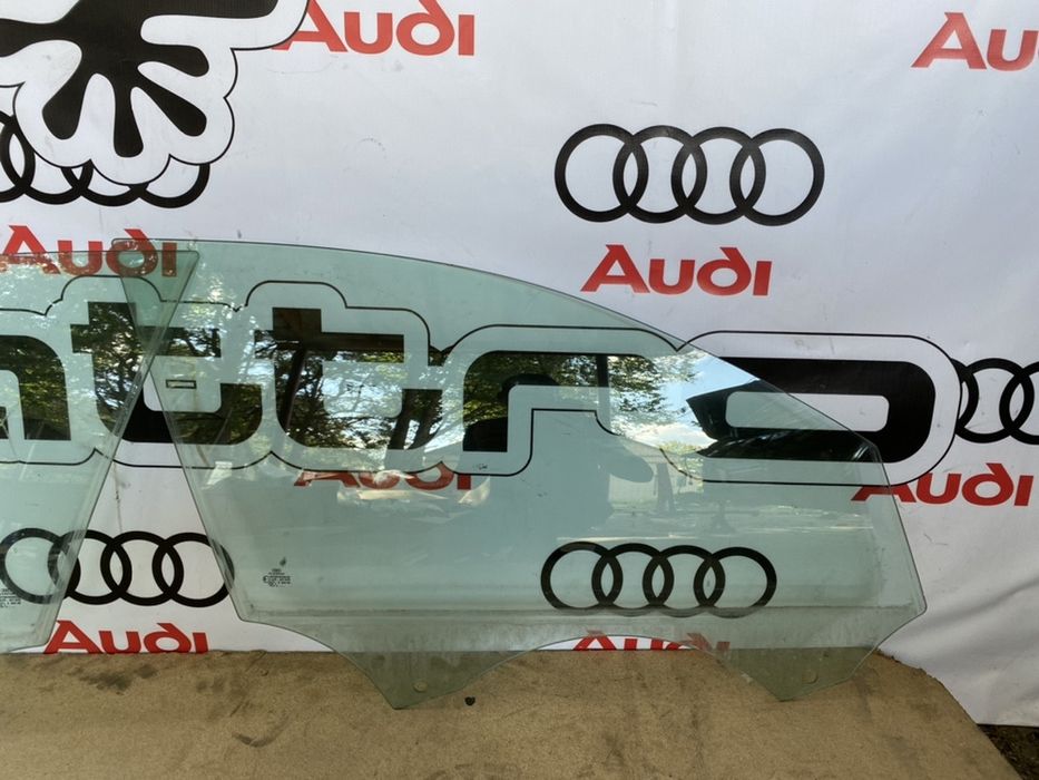 Стекло Скло передней двери левое правое  Audi A4 B8 08-16 год