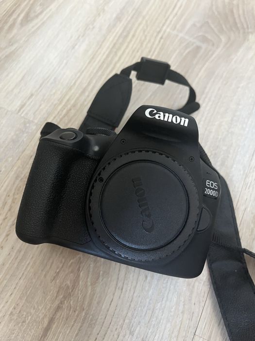 Aparat Canon eos 2000d
